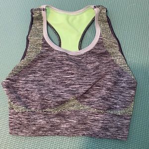Sports bra size small - 2